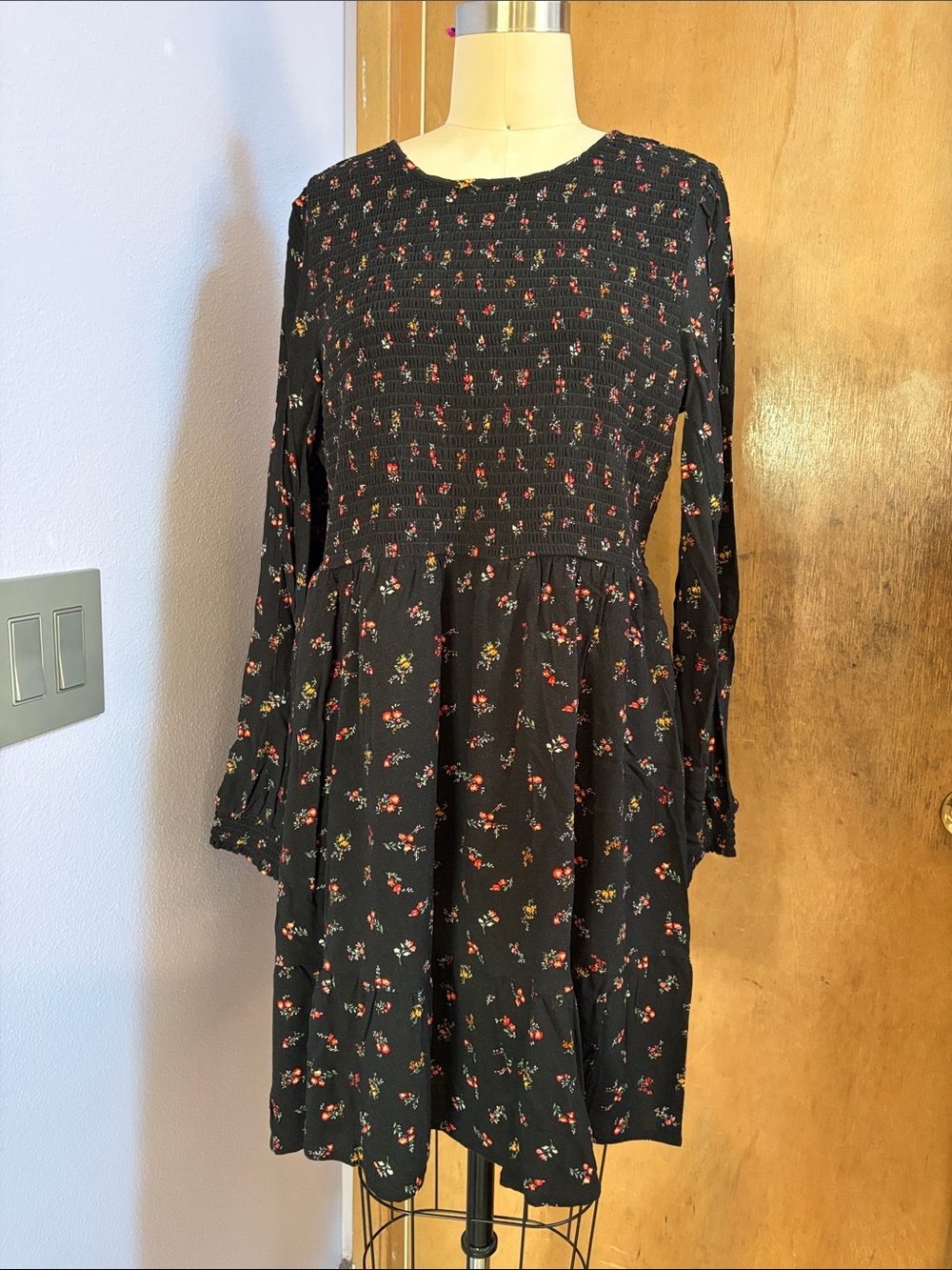 American Eagle Outfitters Black Floral Long-Sleeve Smocked Dress